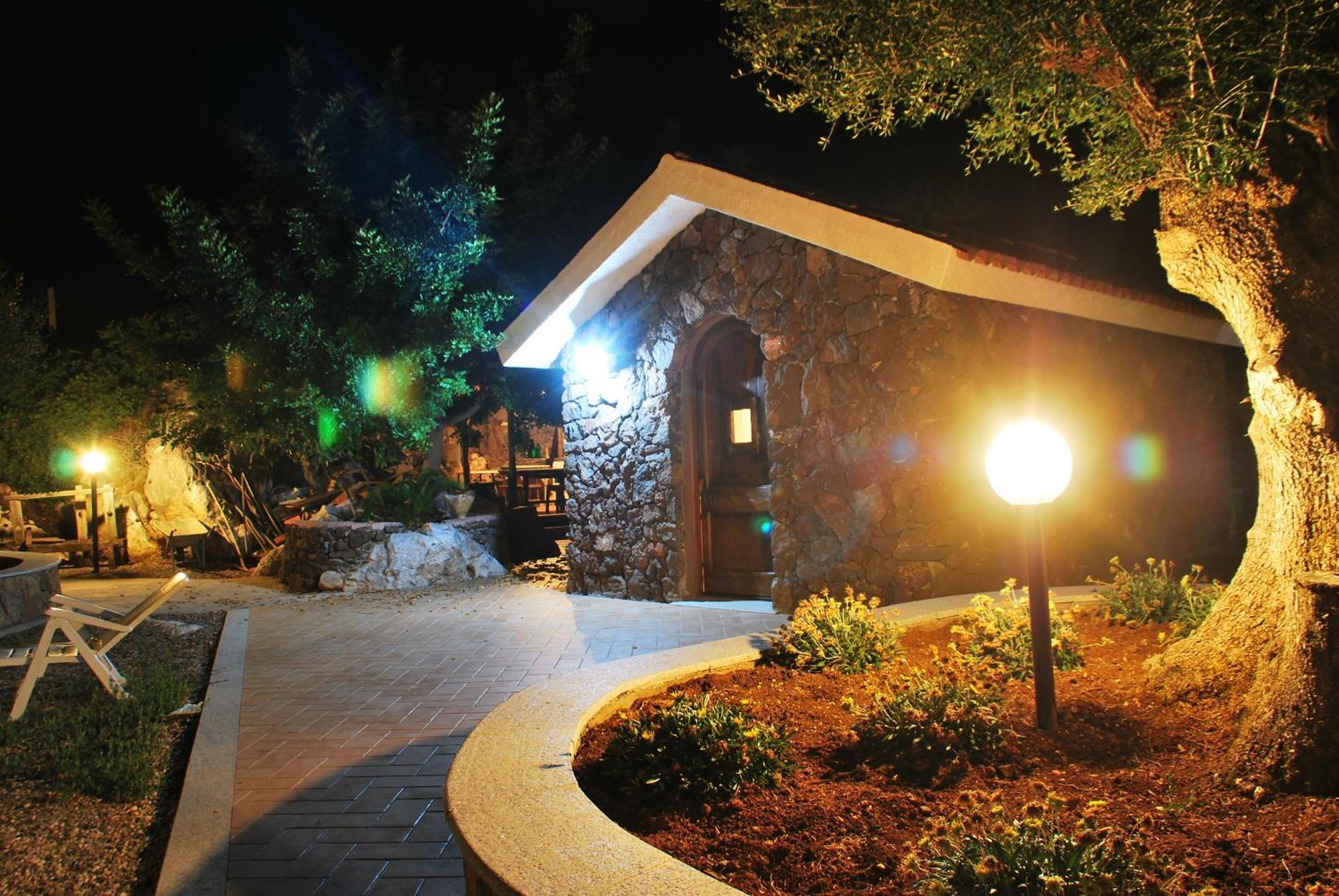 Hotel Turismo Rurale Villa Maria Caterina Кала-Гононе Экстерьер фото