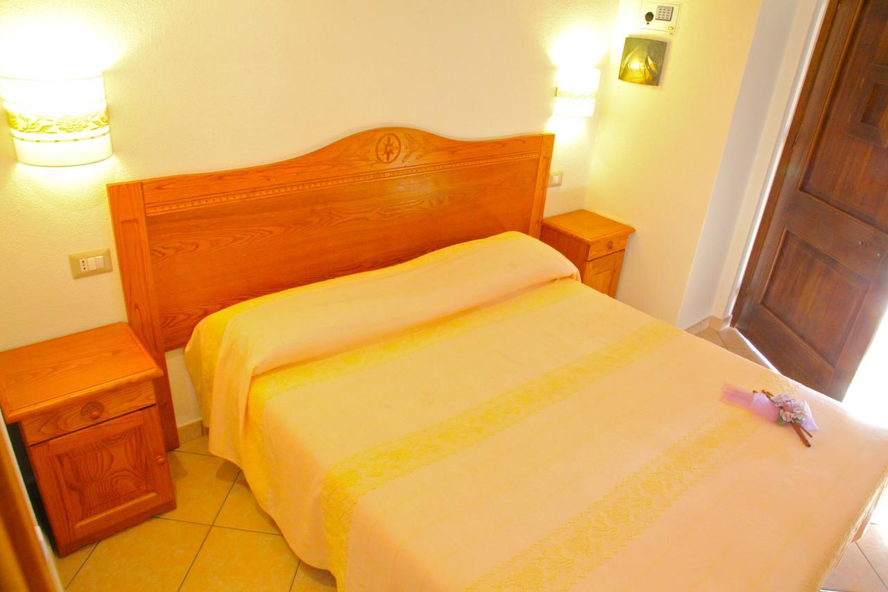 Hotel Turismo Rurale Villa Maria Caterina Кала-Гононе Экстерьер фото